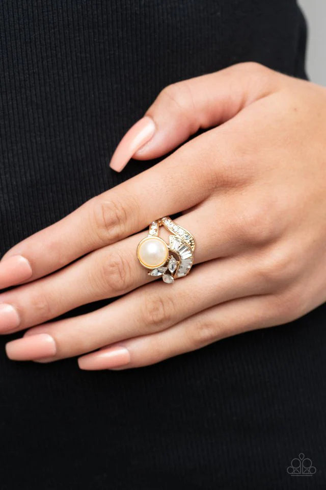Paparazzi Ring ~ SELFIE-Made Millionaire - Gold