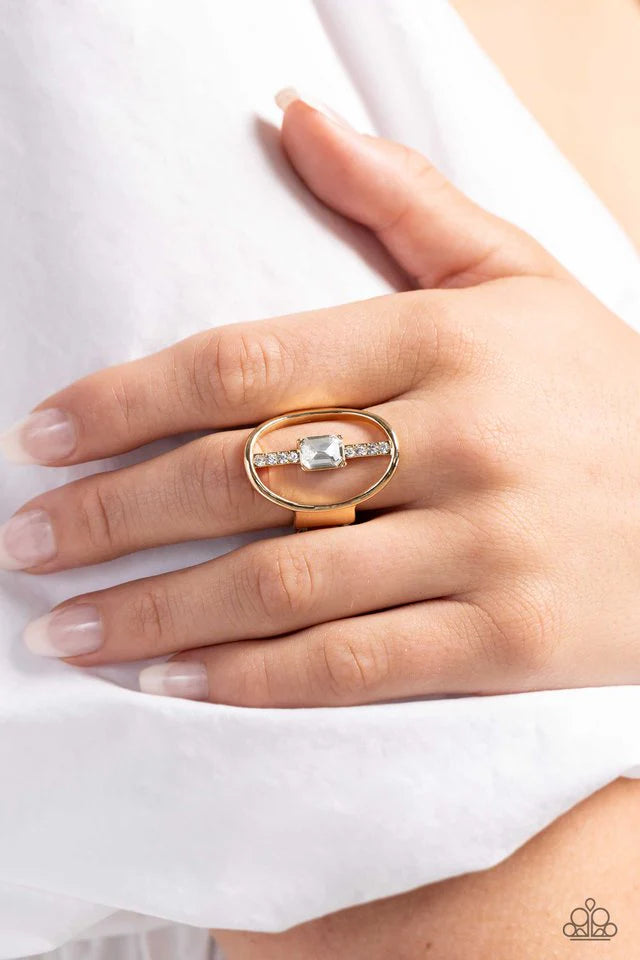 Paparazzi Ring ~ Middle of the Road - Gold