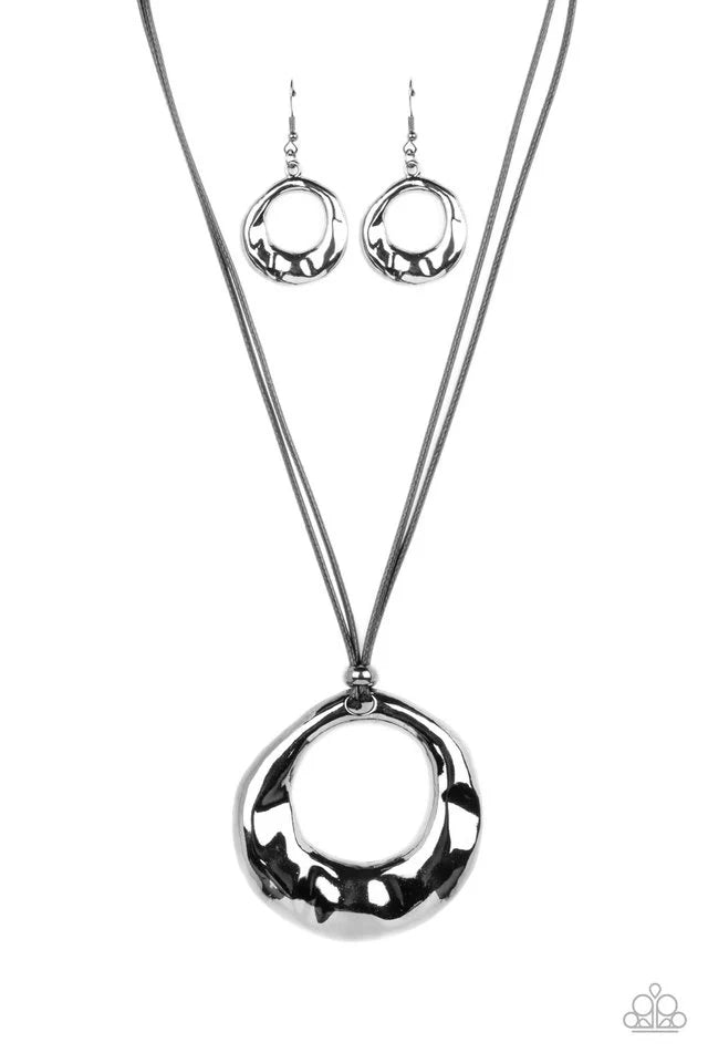 Paparazzi Necklace ~ Tectonic Treasure - Black