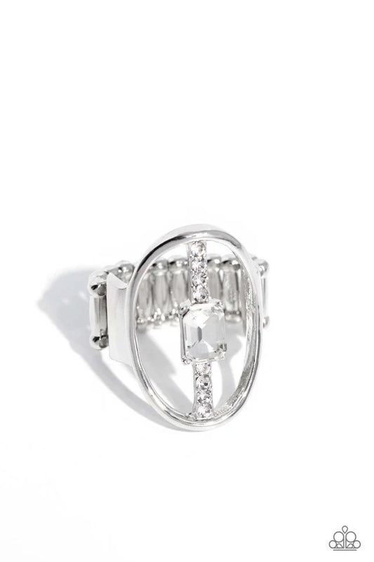 Paparazzi Ring ~ Middle of the Road - White
