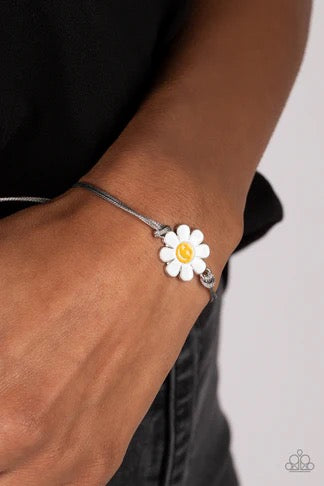 DAISY Little Thing - silver - Paparazzi Bracelet