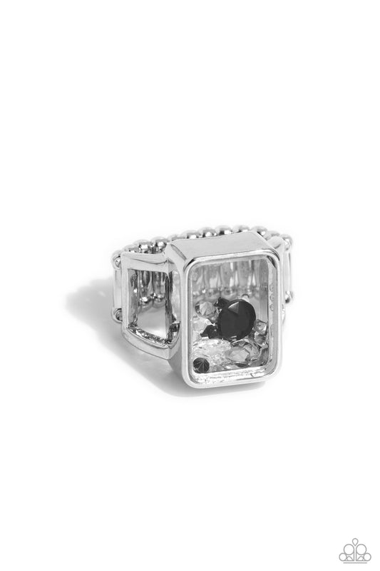 Paparazzi Rings Encased Envy - Black